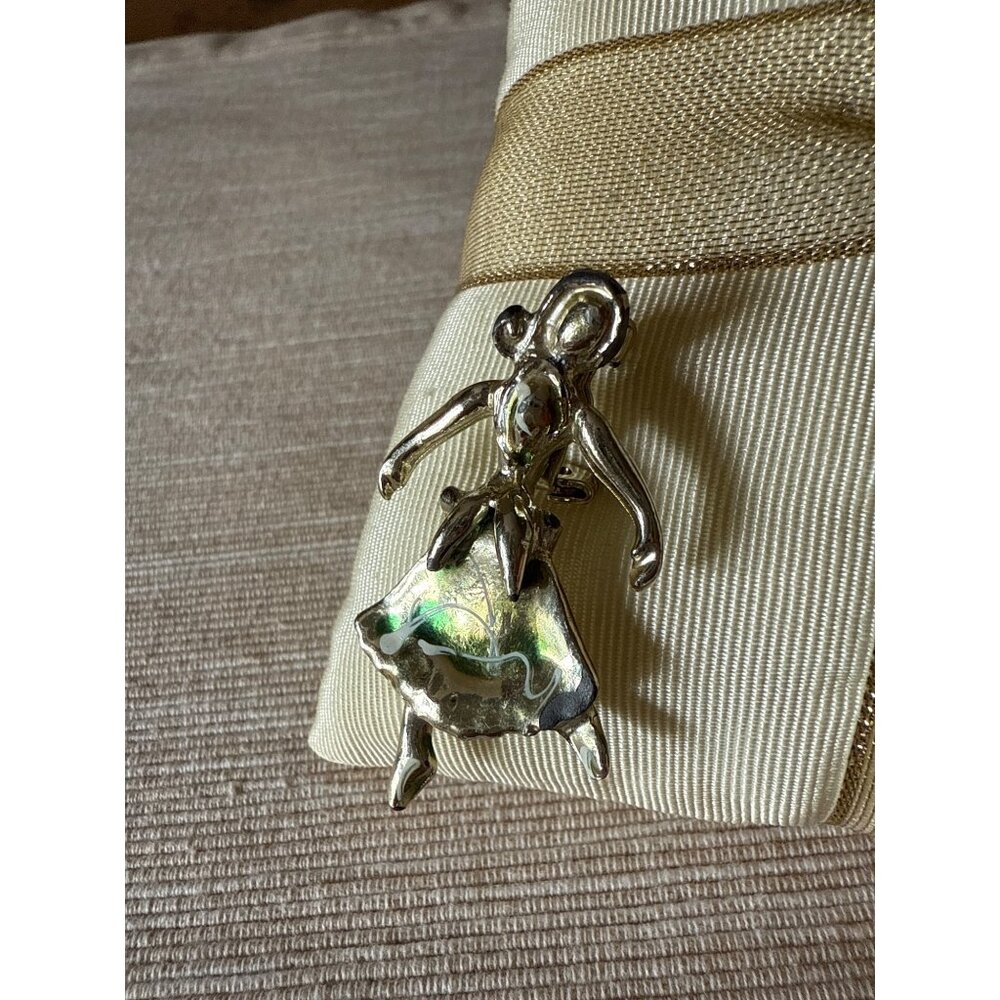 Vintage Mexican Dancer Brooch Pin Silver Tone Fiesta Skirt Enamel Accents - Picture 1 of 12